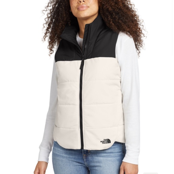 The North Face Jackets & Blazers - The North Face® Women's Everyday Insulated Vest Size Medium